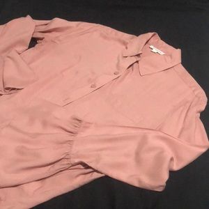 Mauve pink :🌸BEACH LUNCH LOUNGE :ladies button down with flare cuff! Size S